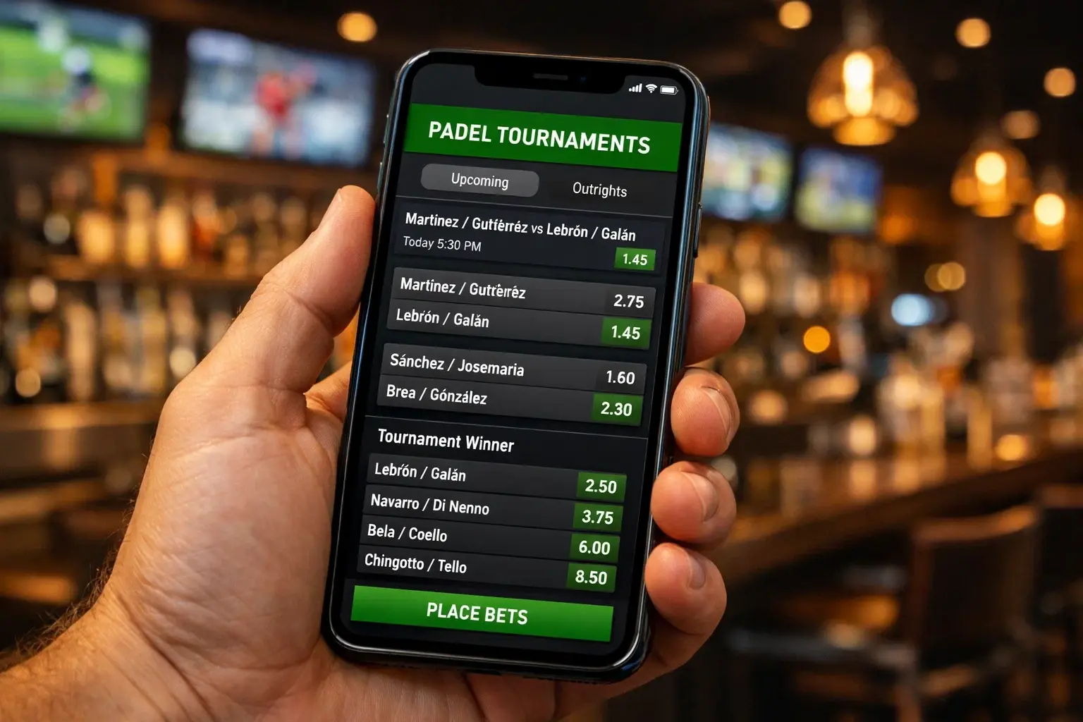 Smartphone mostrando aplicación de apuestas deportivas con mercados de pádel profesional